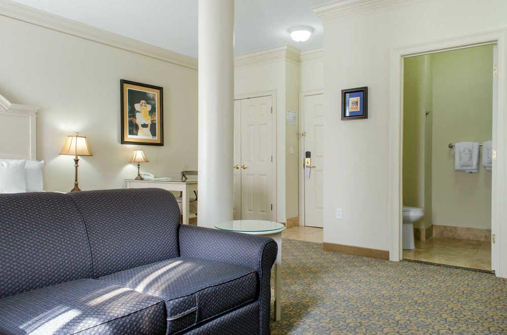 Hotel Clarion Pointe Lafayette Exterior foto
